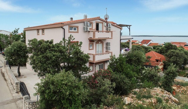 2 bedroom beautiful apartment in Mandre in Mandre