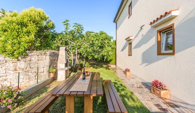 2 bedroom cozy apartment in Porec