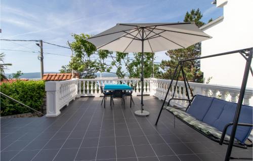 2 Bedroom Lovely Apartment In Dramalj
