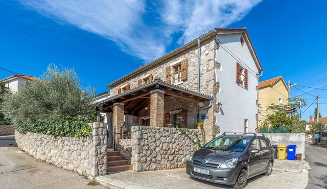 3 bedroom amazing home in Malinska in Malinska