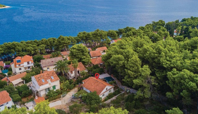 3 bedroom amazing home in Jelsa in Jelsa