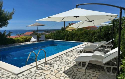 3 Bedroom Awesome Apartment In Rab