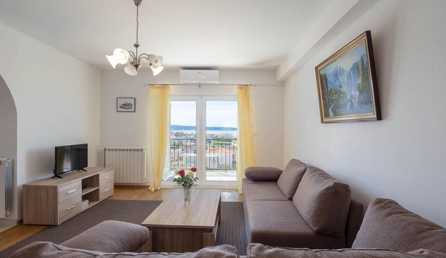 3 bedroom cozy apartment in Podstrana in Podstrana