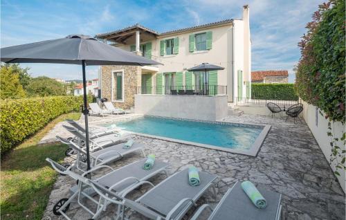 4 Bedroom Gorgeous Home In Baredine
