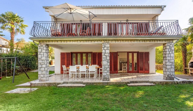 4 bedroom lovely home in Malinska