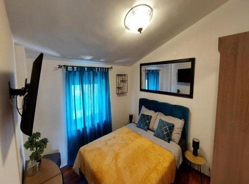 4 Colors Rooms, Cres in Cres
