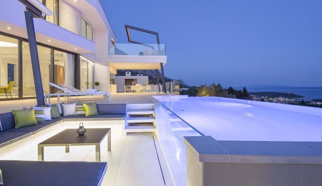 5* Villa Oblica Makarska,Luxury,Private Pool & Sea Views in Makarska