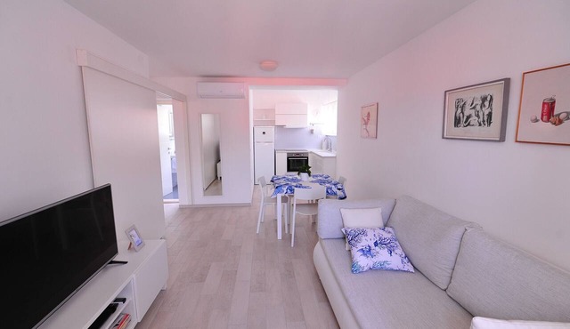 A - luxury apt in center, just 5min from beach in Korcula