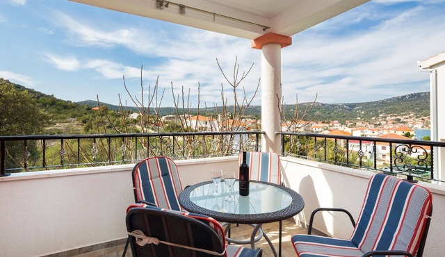A1 modern Apt With Big Garden And Terrace With Sea View, 80m From Beach in Vinisce