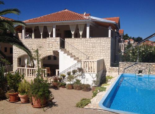 Agava Apartments in Sutivan