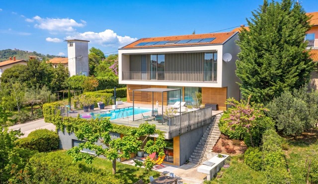 Alma Vista Villa in Goriška Brda – Pool & Spa, Dobrovo v Brdih, Slovenia