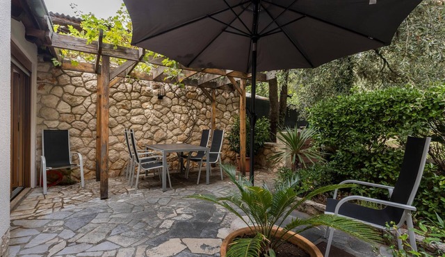 Amazing apartment in Mali Losinj with WiFi