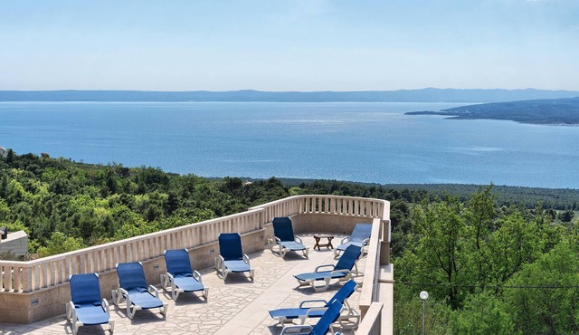 Amazing apartment in Bast with WiFi in Bast