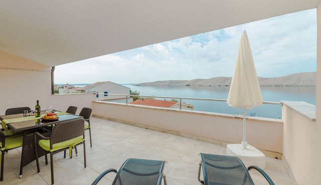 Amazing apartment in Miskovici