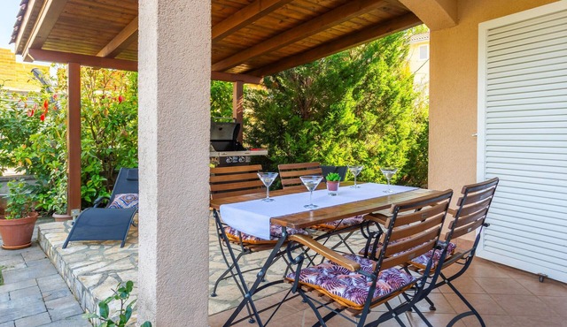 Amazing apartment in Vantacici in Vantacici