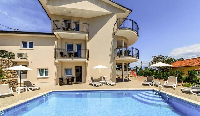 Amazing apartment in Ika with swimming pool in Ika