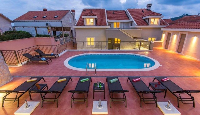 Amazing apartment in Molunat with house sea view in Molunat