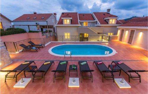 Amazing Apartment In Molunat With House Sea View in Molunat