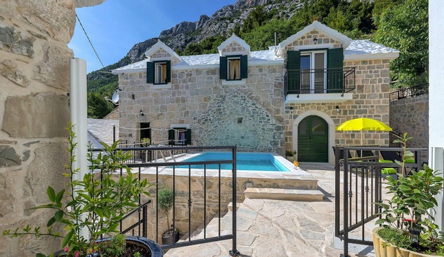 Amazing home in Baska Voda in Baska Voda