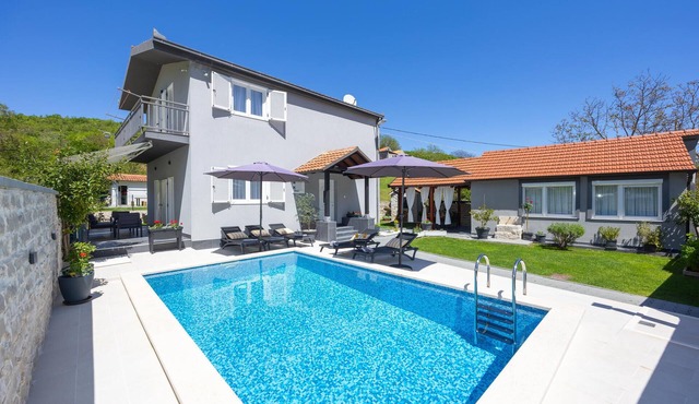 Amazing home in Lucane in Lucane