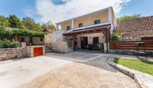 Amazing home in Medvida in Medvida