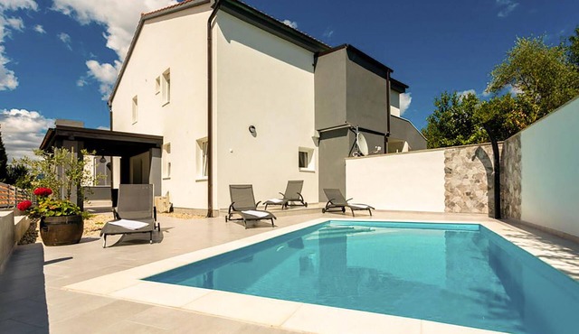 Amazing home in Soline