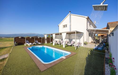 Amazing Home In Trilj in Trilj