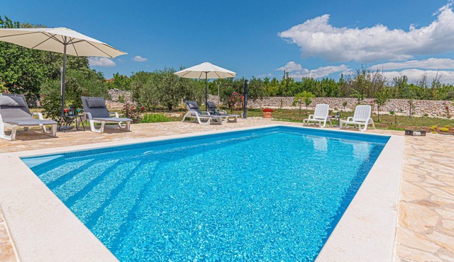 Amazing home in Vinovo Donje