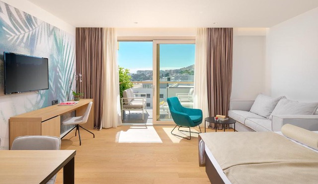 Amphora's Garden Residence in Split
