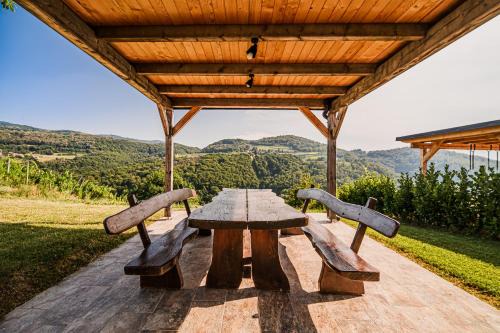 Andy's Holiday Home with HotTub & Sauna