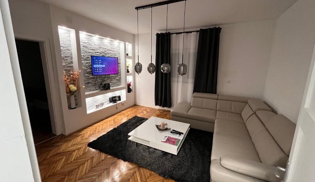 Apartman Žanić Ogulin jacuzzy u zatvorenom hidromasažna kada i kamin in Ogulin