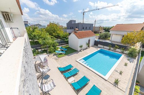 Apartman Luci - Private Heated pool in Kaštela