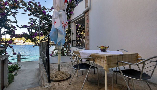 Apartment and Rooms Nikola (38301-A13) - Zastrazisce - island Hvar in Zastrazisce - island Hvar