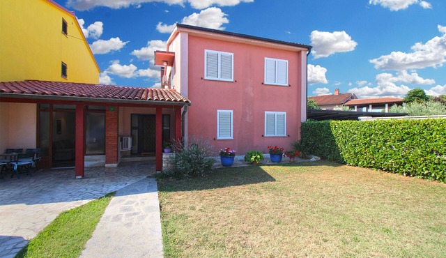 Apartment 2281/76013 (Istria - Pula), 2500m from the beach in Pula