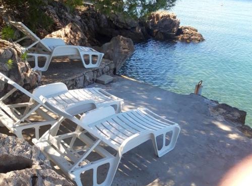 Apartment 77 with Pool and Beach in Starigrad
