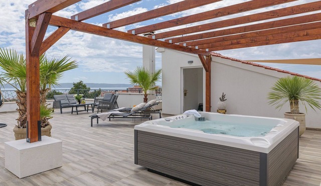 Apartment Azure Pine (125721-A1) - Okrug Gornji (Ciovo) in Okrug Gornji (Ciovo)