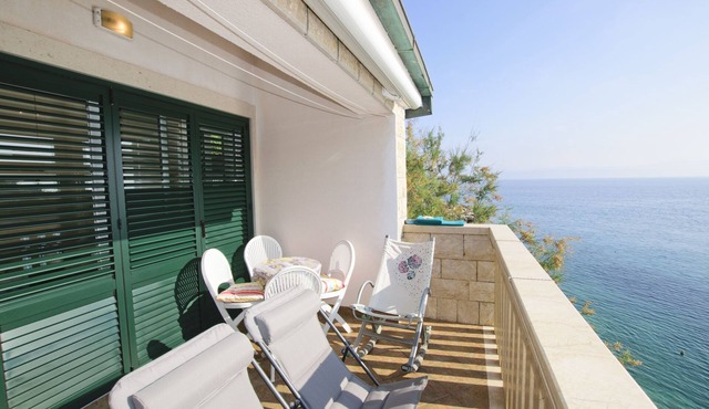 Apartment By the sea (45081-A1) - Donja Krušica