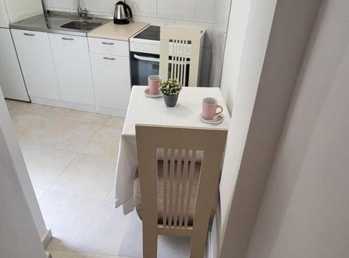 Apartment Dora - Studio Apartment with Terrace
