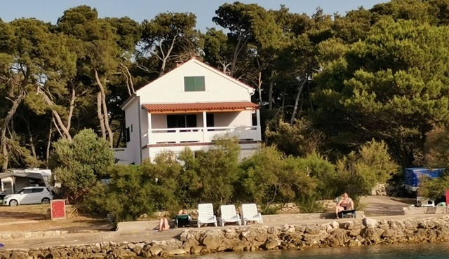 Apartment Igi - in the beach camp: - Susica, Island Ugljan, Croatia