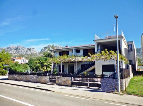 Apartment Ika in Starigrad