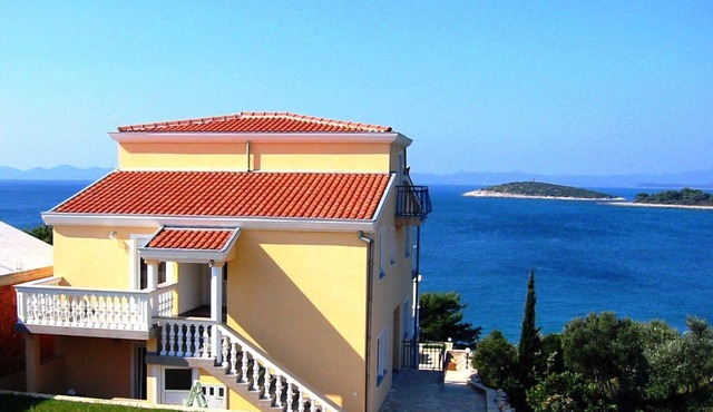 Apartment in Zdrelac-Most, with 2 bedrooms and 2 bath/WC, seaview. Pool and beach by the sea, in Ždrelac