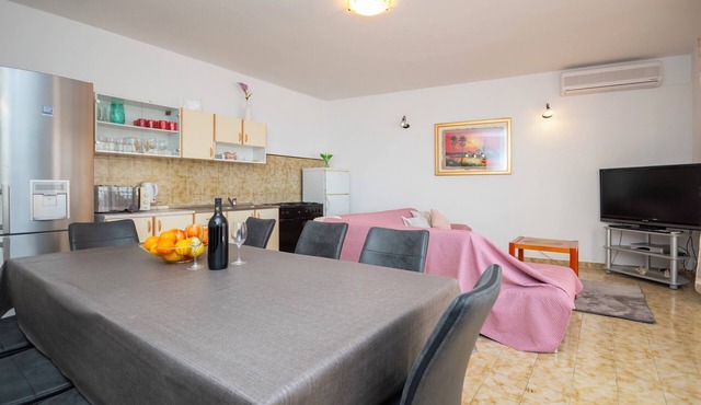 Apartment Karlo in Dugi Rat