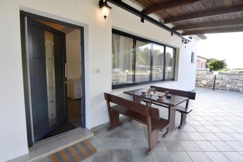 Apartment near Kanegra Beach in Crveni Vrh