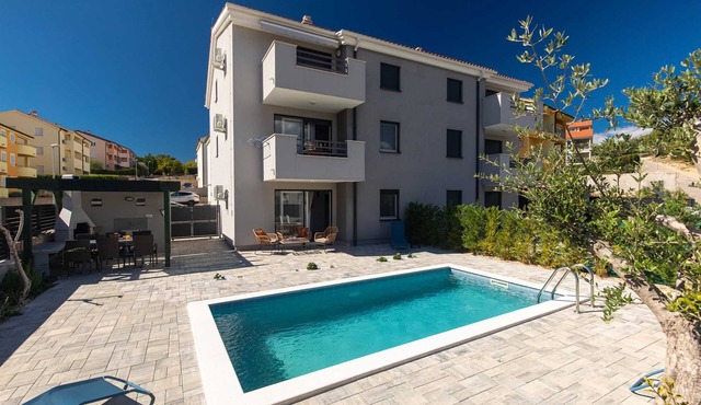 Apartment PATRICK with private pool in Čižići