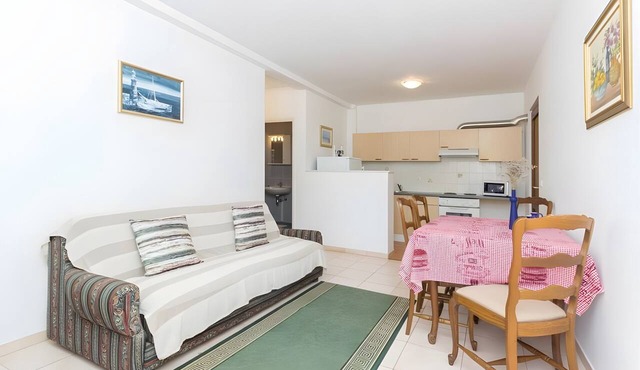 Apartment 'Studio' with Mountain View, Wi-Fi and Air Conditioning