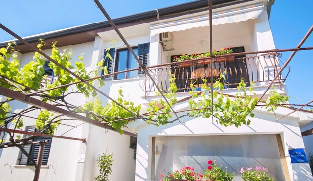 Apartment Vera, (15357), Porec, hr