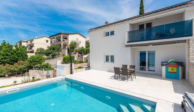 Apartment with pool by aneo travel in Novi Vinodolski