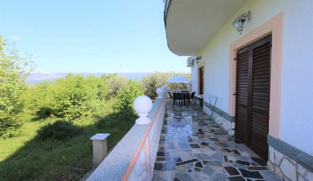 Apartment Zinka A2 in Silo - island Krk