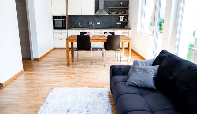 Apartments and Rooms Bama