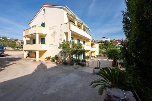 Apartments and rooms by the sea Jakisnica, Pag - 4053 in Lun